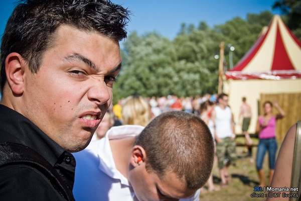 Afbeeldingslocatie: http://tweakers.net/ext/f/e7bbcdc8bd75b5de6f5b405ba531d5f7/full.jpg