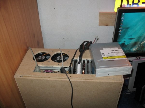 Afbeeldingslocatie: http://tweakers.net/ext/f/e98e83bb76068eff1148df3758a41816/full.jpg