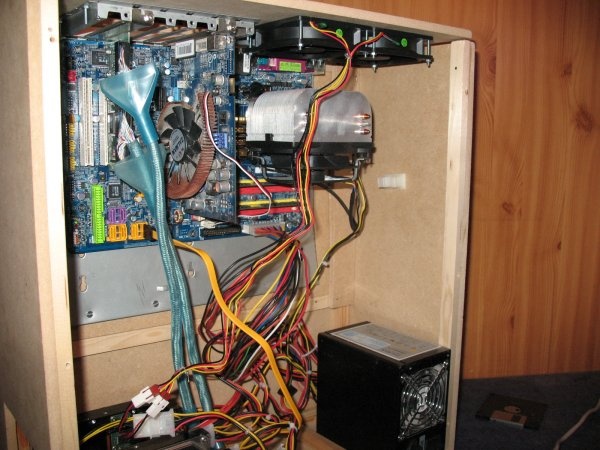 Afbeeldingslocatie: http://tweakers.net/ext/f/eb7a99acc1728e0acd7d36ab58a0c5c4/full.jpg