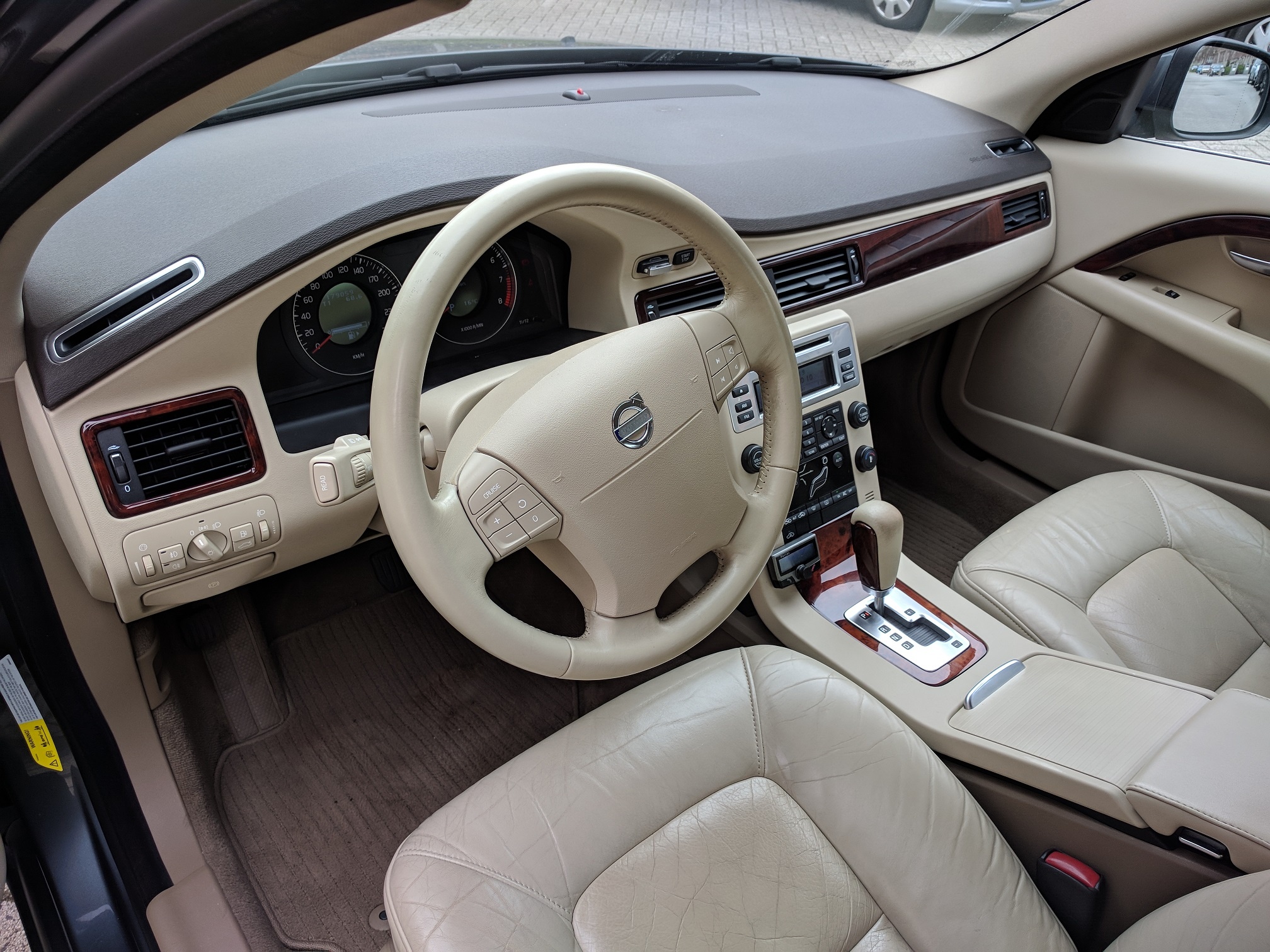 Afbeeldingslocatie: https://tweakers.net/ext/f/eejuUYI0K5mDnM2HVyMMbKAE/full.jpg