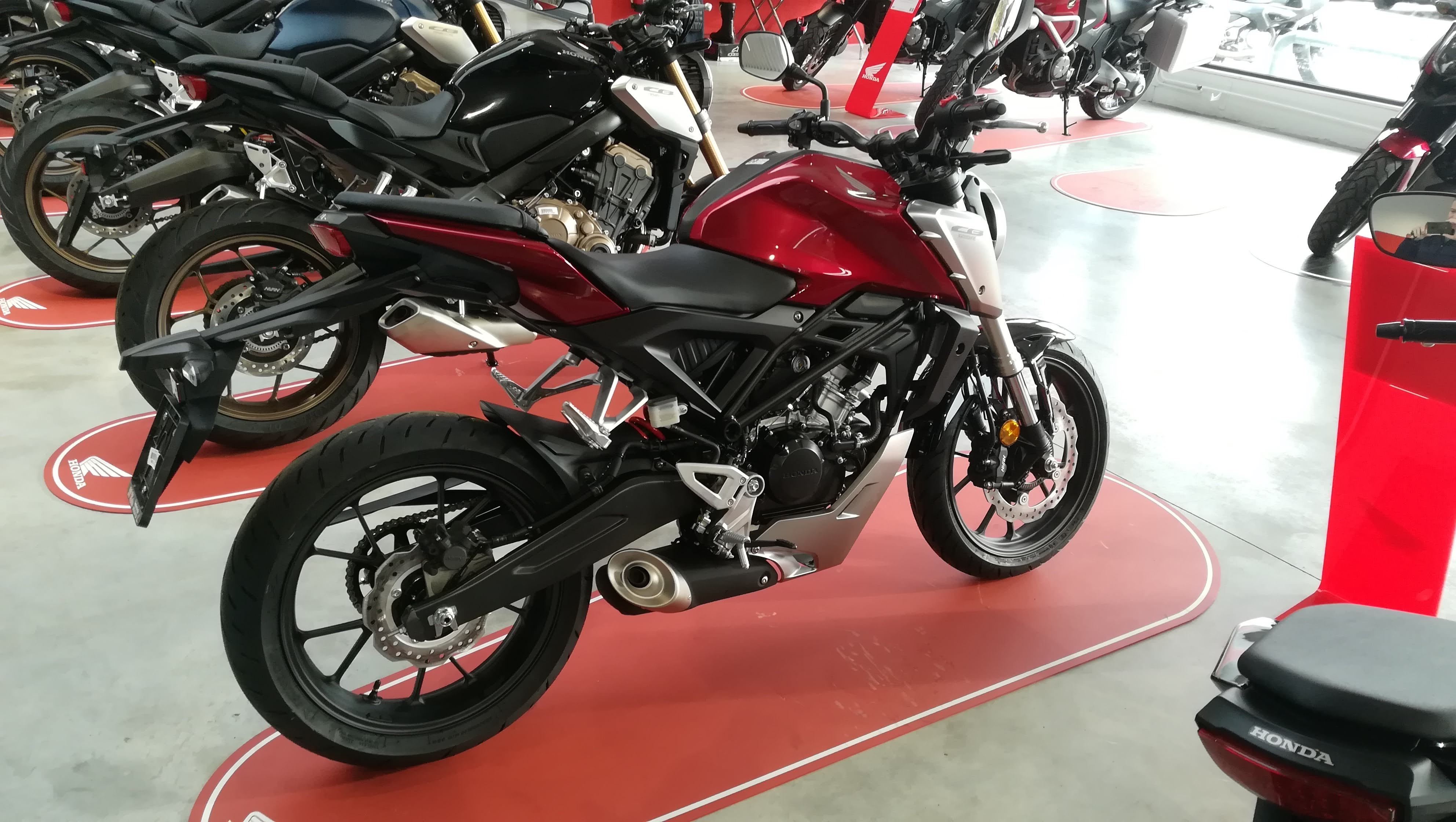 Afbeeldingslocatie: https://tweakers.net/ext/f/eyZ4G7eCHvik7CI5WjOG4KSM/full.jpg