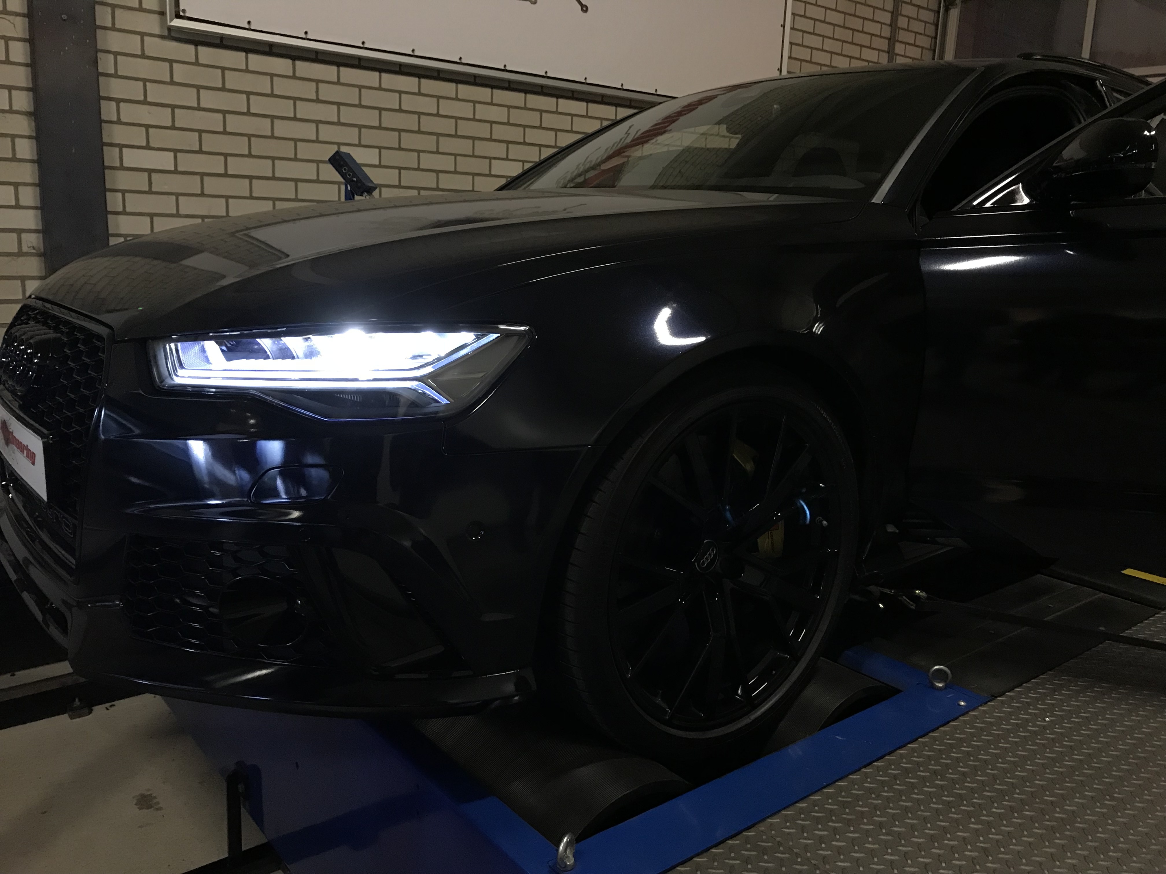 Afbeeldingslocatie: https://tweakers.net/ext/f/fX6QiPHvZSCSV5U562zTmHlY/full.jpg