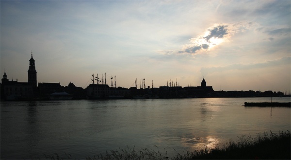 Afbeeldingslocatie: http://tweakers.net/ext/f/fa9d722e20333d6ab2a512c6ccc587eb/full.jpg