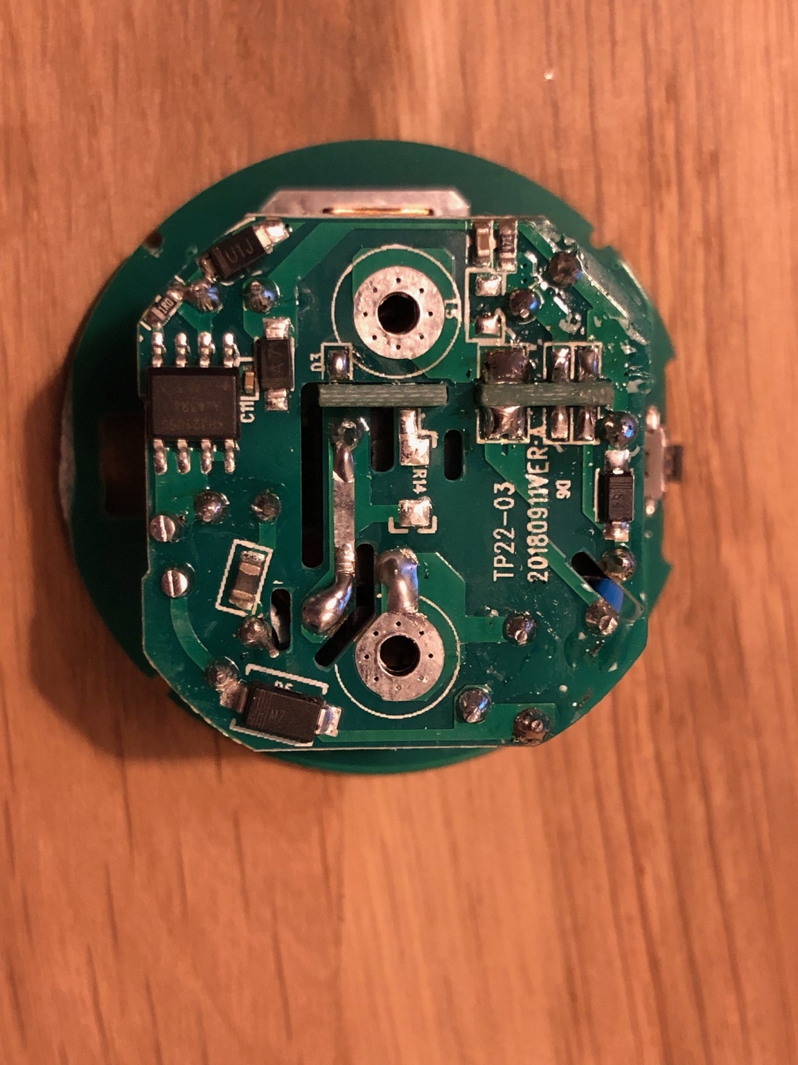 Afbeeldingslocatie: https://tweakers.net/ext/f/fhdYTqUF6KirhMlX8rnv1ixu/full.jpg?nohitcount=1