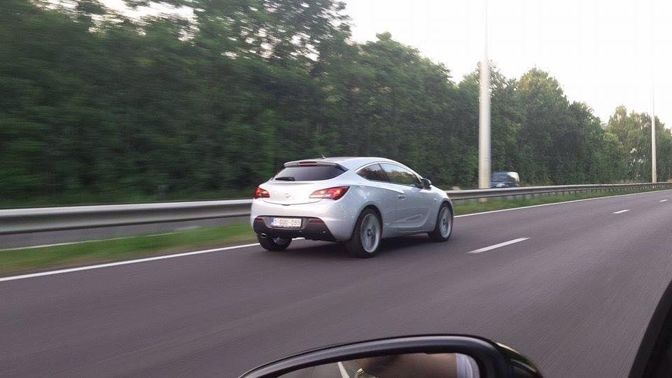 Afbeeldingslocatie: http://tweakers.net/ext/f/g5FYTkLE3af5gfttQw8V3VYX/full.jpg