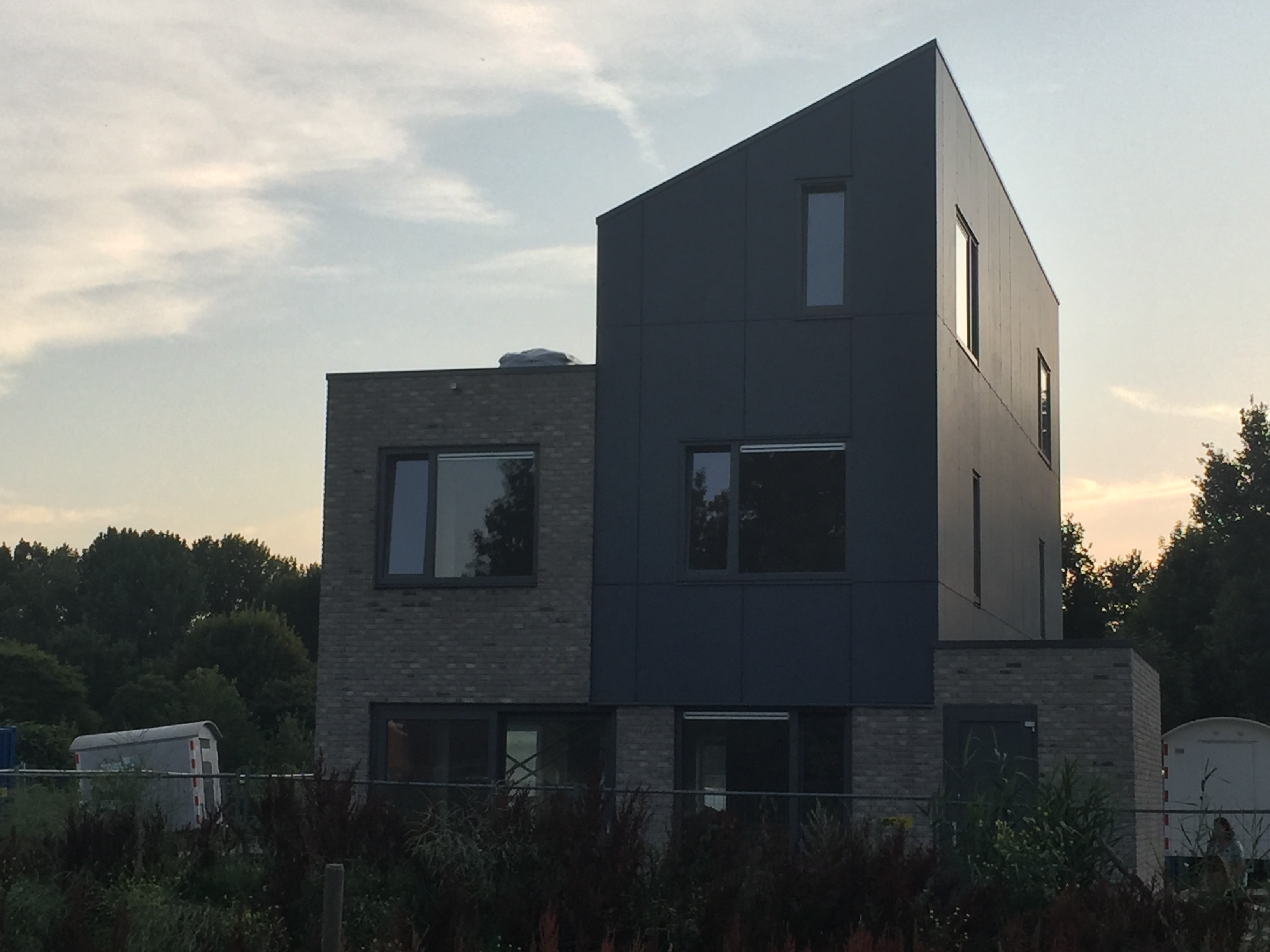 Afbeeldingslocatie: https://tweakers.net/ext/f/hhjo0nGd1Y2P5QZBUT1spgoq/full.jpg