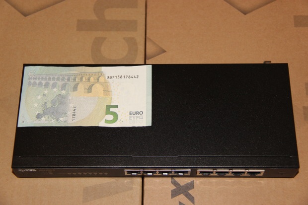 Unboxing GS1900 (3)
