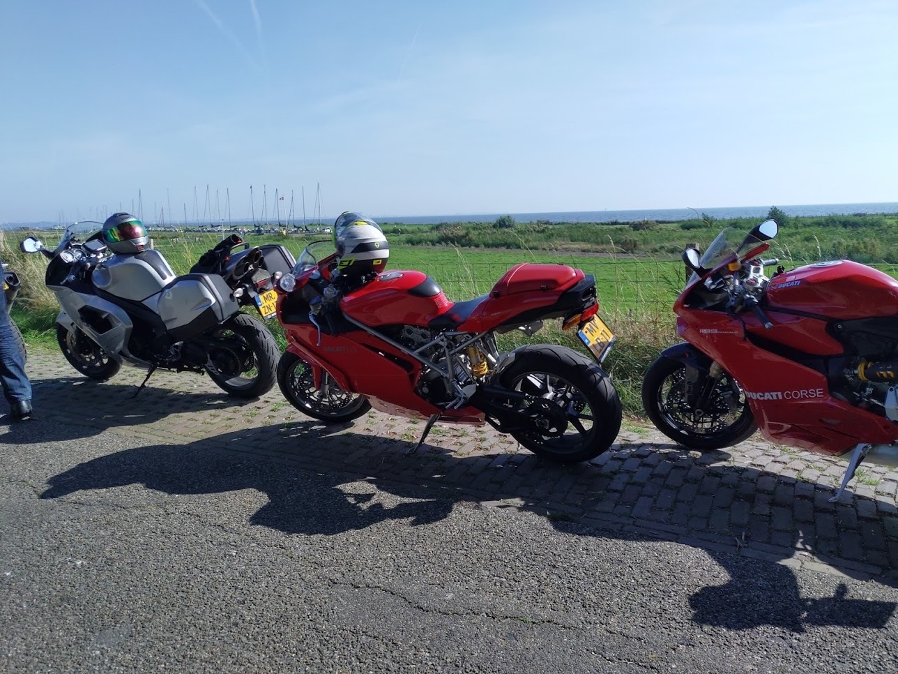 Afbeeldingslocatie: https://tweakers.net/ext/f/iQCIRnwYTO0DKVqVTkD3GO2I/full.jpg