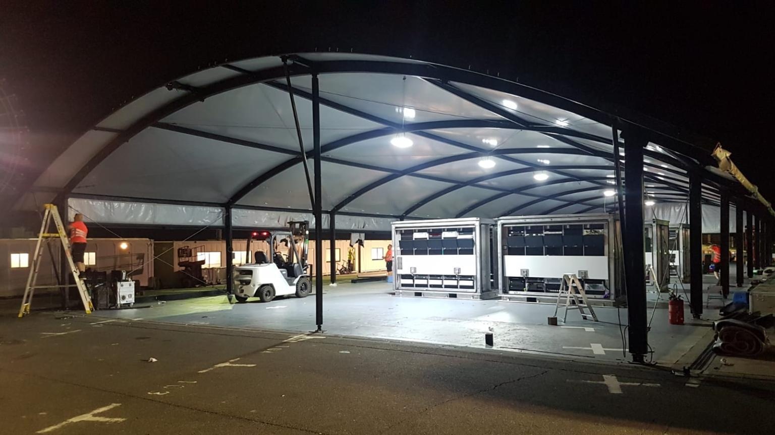 Afbeeldingslocatie: https://tweakers.net/ext/f/ipYj7VWfzA7GsjxWwhXe0RME/full.jpg