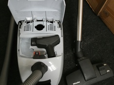 Miele stofzuiger met ABS deksel