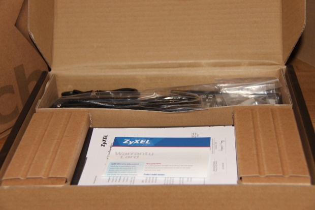 Unboxing GS1900 (2)