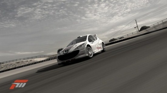 Driften met een Peugeot 207 op Laguna Seca