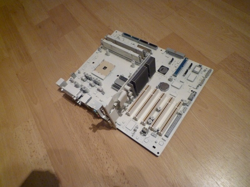 Afbeeldingslocatie: http://tweakers.net/ext/f/otIAFiz8WAg76CdmCQm4Ksok/full.jpg