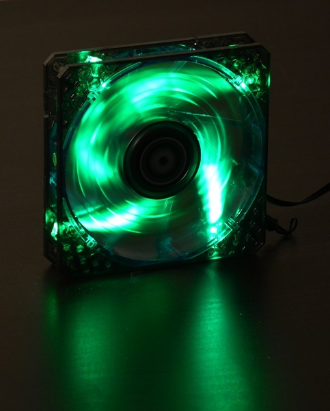 http://tweakers.net/ext/f/qD2tl0gXcFu3P6hPck6gf99u/full.jpg