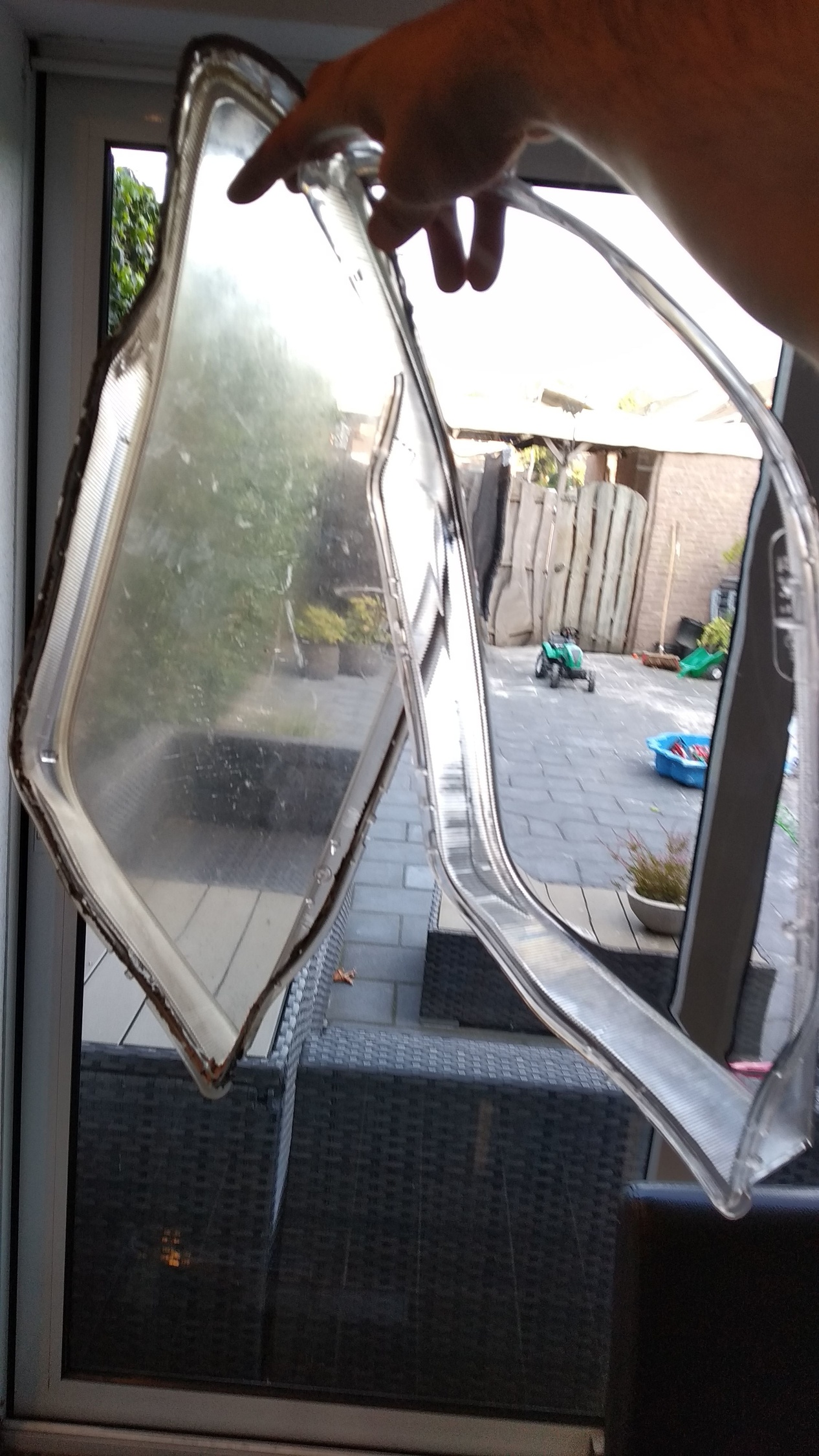 Afbeeldingslocatie: https://tweakers.net/ext/f/qlFxi7HIf72mBXrSMB71z1Yn/full.jpg?nohitcount=1