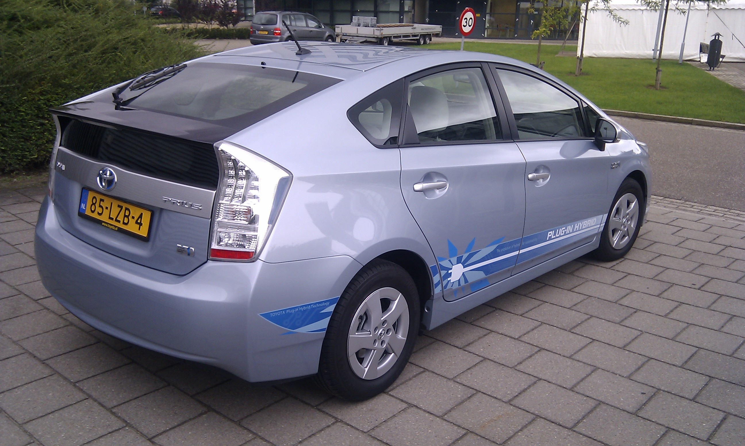 Plugin Hybrid Toyota Prius 2