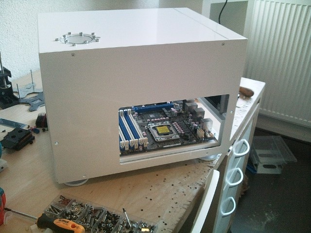 Afbeeldingslocatie: http://tweakers.net/ext/f/rkYZToRJoroAg9JbAPczPEky/full.jpg