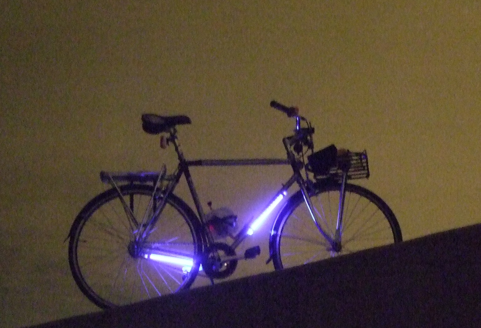 Fietsverlichting zonder batterijen - Hedendaagse wetenschap in het ... Fietsverlichting zonder batterijen - Hedendaagse wetenschap in het ...