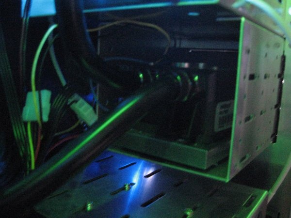 Afbeeldingslocatie: http://tweakers.net/ext/f/tmhPYeo5xOuOhxEj7Gv2b0hb/full.jpg