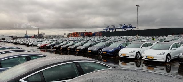 Tesla terrein