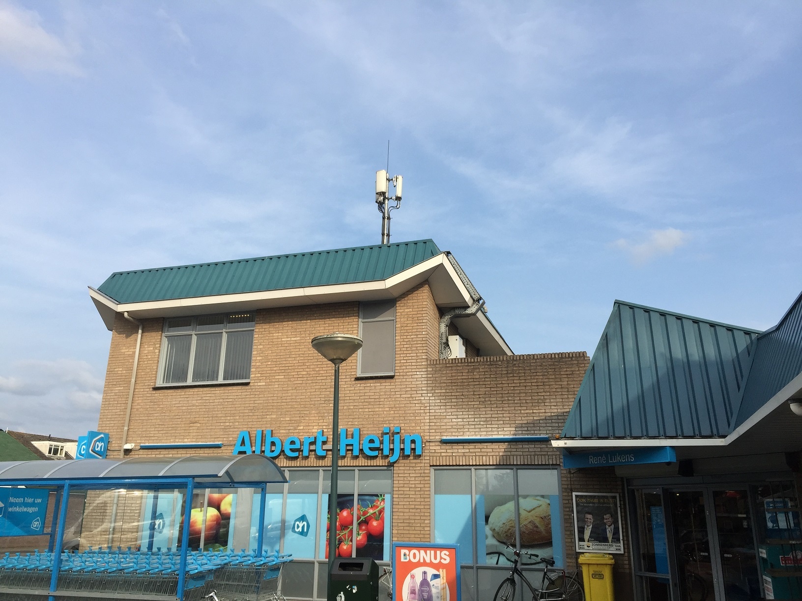 Afbeeldingslocatie: https://tweakers.net/ext/f/vxVYJF10tQaJoAjX9P8h2m3N/full.jpg
