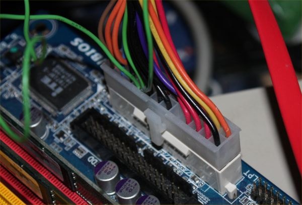 Afbeeldingslocatie: http://tweakers.net/ext/f/w3SWEjDkQvfjZUVR5V7zuL0Q/full.jpg