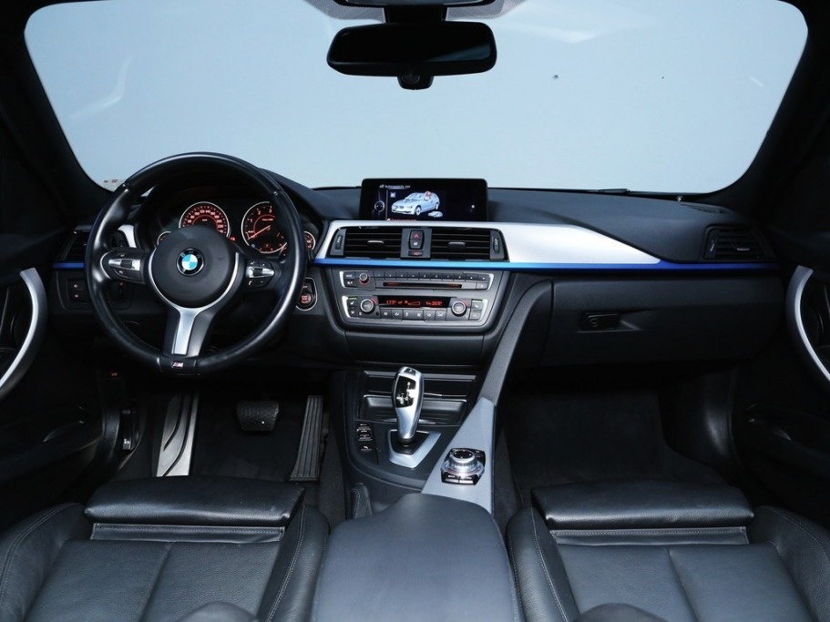 320D Touring binnenzijde