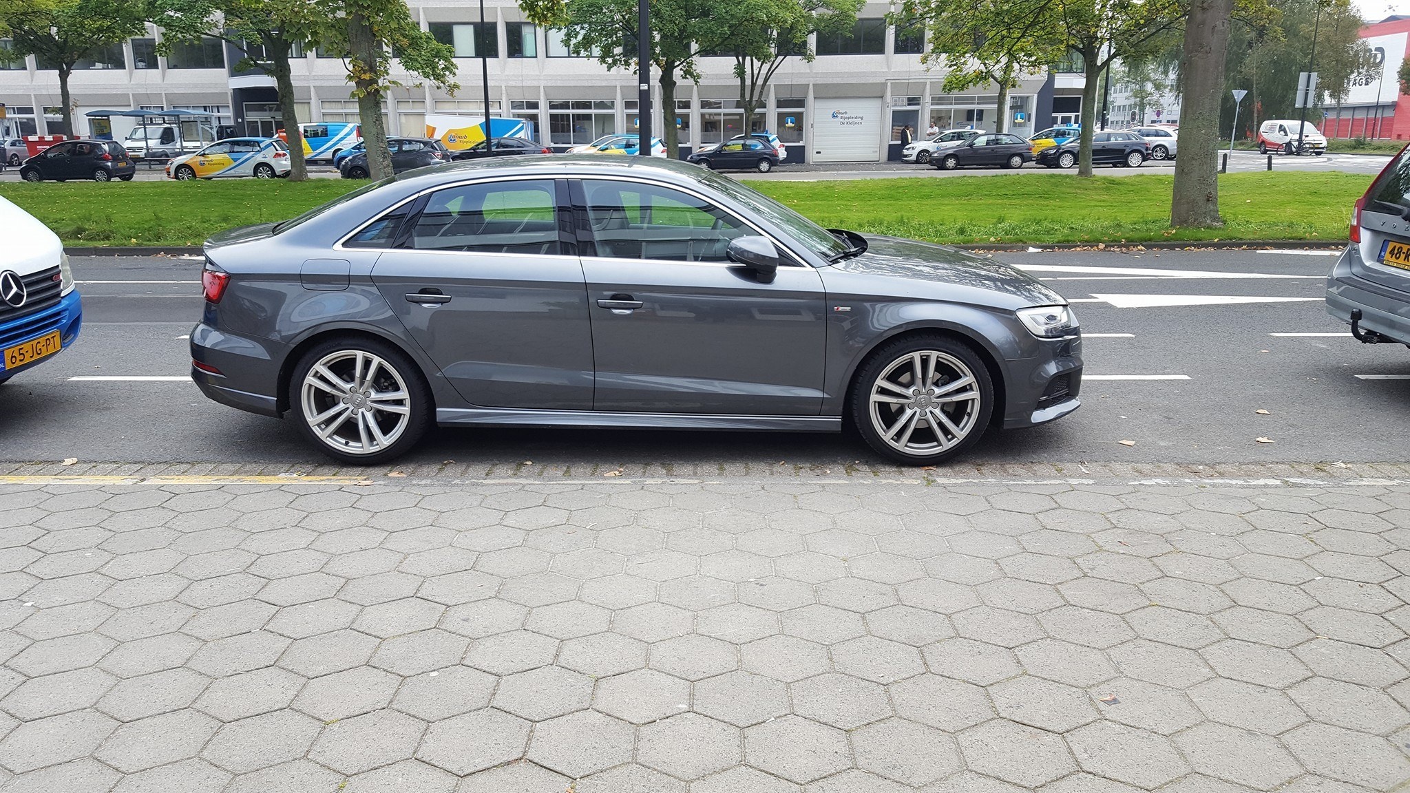 Afbeeldingslocatie: https://tweakers.net/ext/f/wDtXieLDbS20CseW0df4hyD3/full.jpg