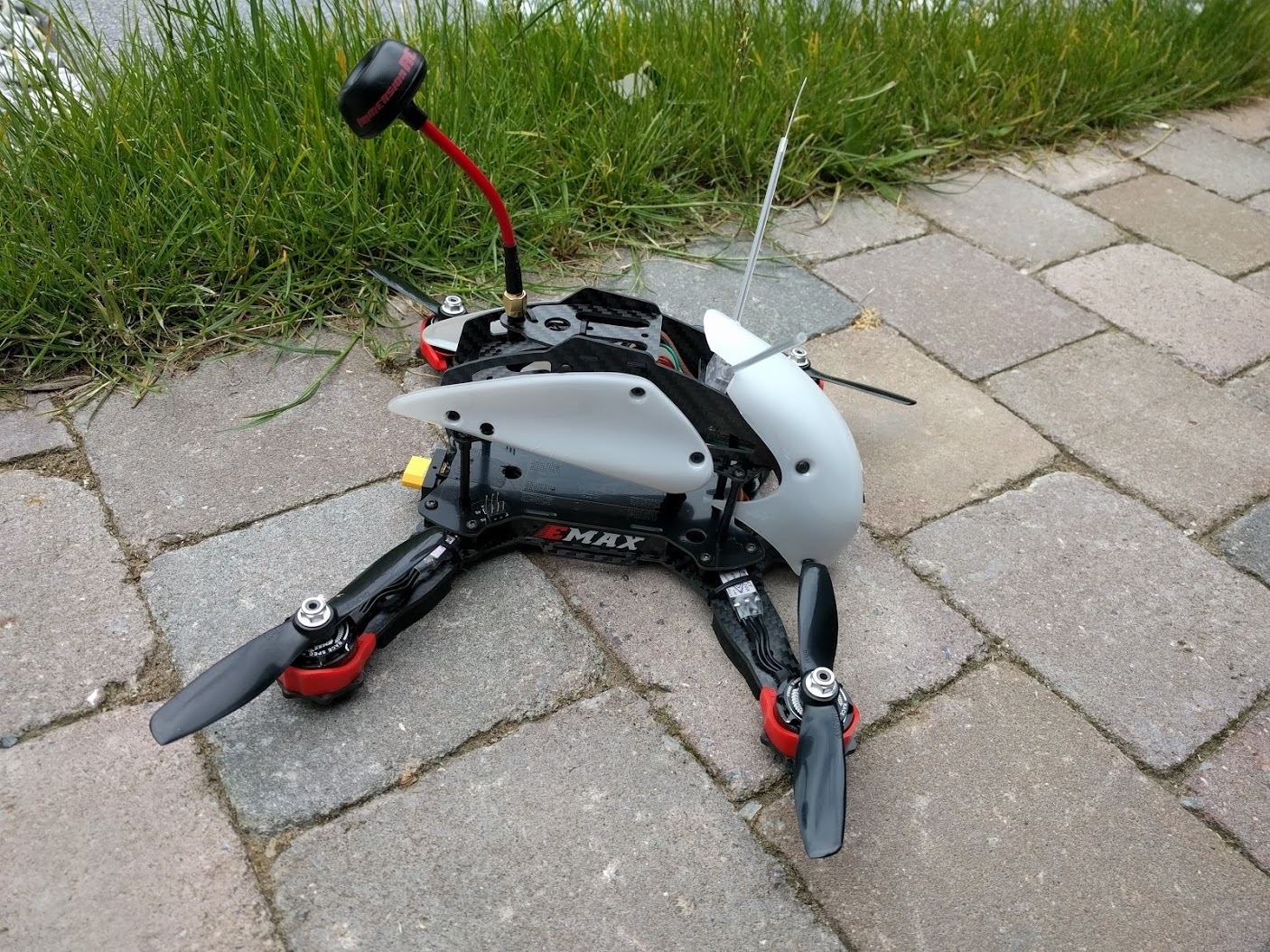 Afbeeldingslocatie: https://tweakers.net/ext/f/x4eD9t9tIyedHebSAALX2ci3/full.jpg