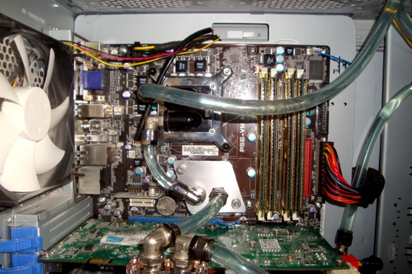 Afbeeldingslocatie: http://tweakers.net/ext/f/xMrm1z5oSNdqN7xxcaN5QrHv/full.jpg