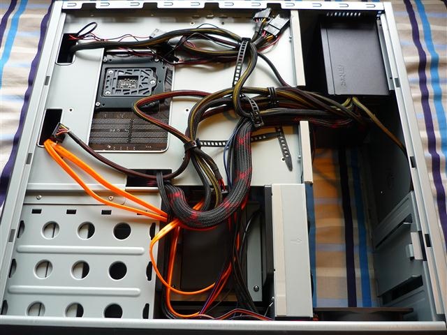 Afbeeldingslocatie: http://tweakers.net/ext/f/xeFJ5mSVhFrELXfOCp9B02Rr/full.jpg