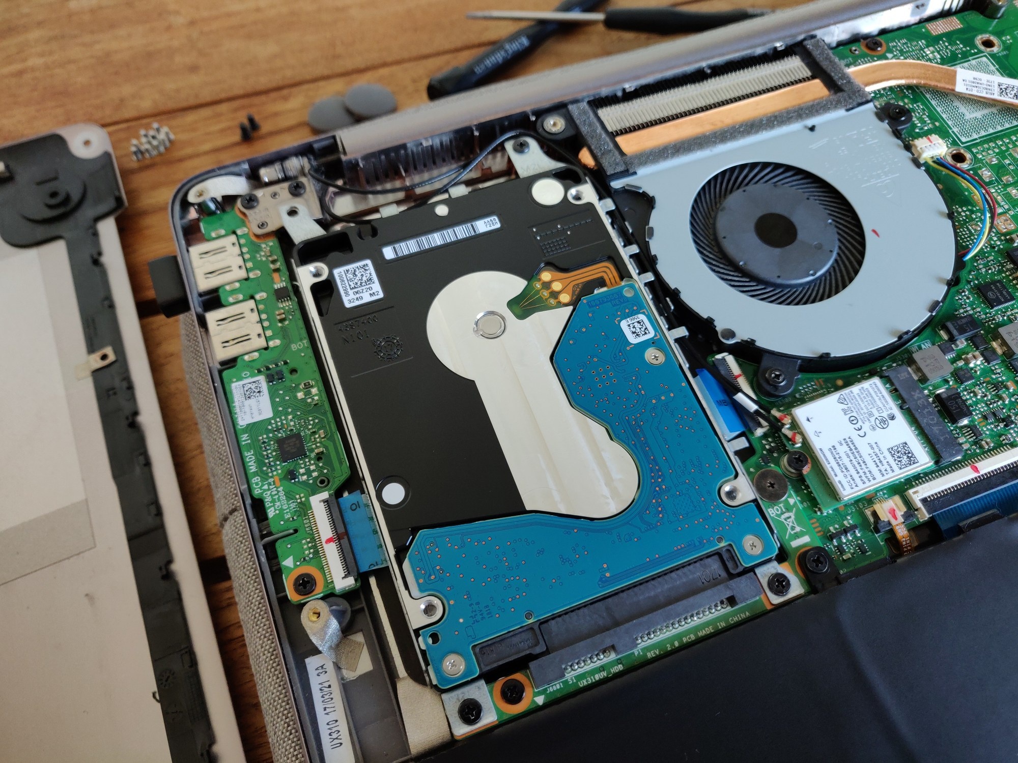 Asus BX410UA - HDD-upgrade
