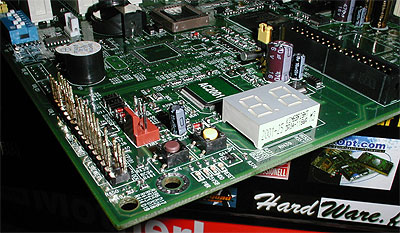 Abit TH7-II moederbord (close-up)