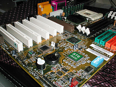 Abit ST6-RAID moederbord: overview