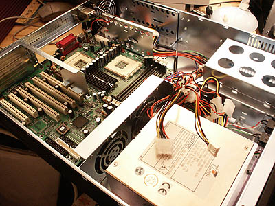 Tweakers.net webserver #5 - Tyan inside