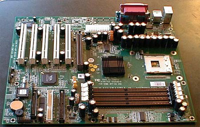 Tyan Trinity 510 P4X266A moederbord