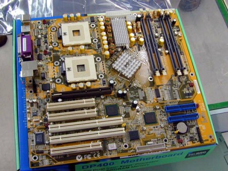 Iwill DP400 dual Xeon i860 moederbord