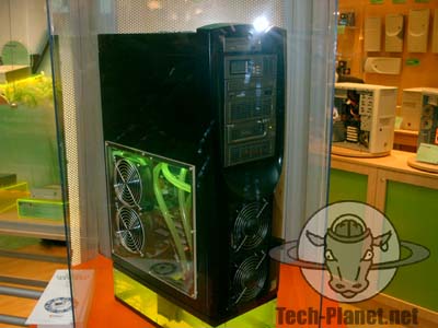 Aopen casemod winnaar @ CeBIT