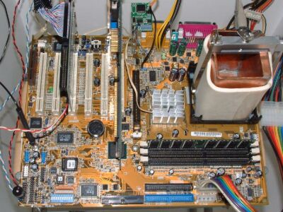 2400@4010MHz Pentium 4 overclock opstelling met vloeibare stikstof koeling