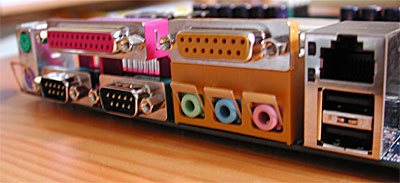 Gigabyte 7DPXDW moederbord close-up