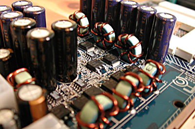 Gigabyte 7DPXDW moederbord close-up