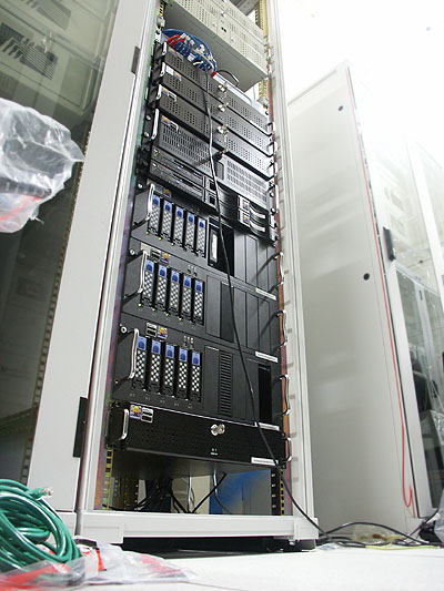 Server upgrades 31 aug: Server toren van voren