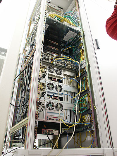 Server upgrades 31 aug: Server toren van achteren