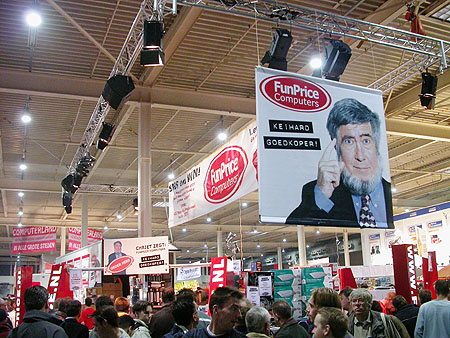 HCC Dagen 2002 fotoverlsag: FunPrice stand
