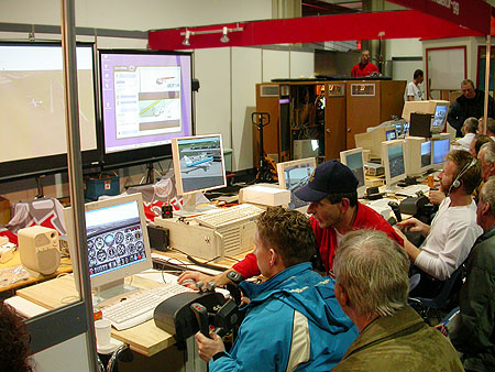 HCC Dagen 2002 fotoverslag: HCC gg bureaustoelpiloten
