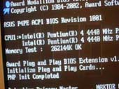 Intel Pentium 4 3,06 @ 4,44GHz bootscreen