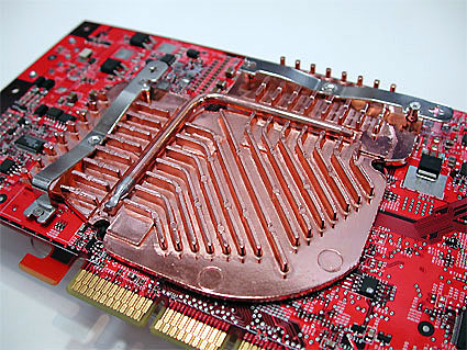 Achterkant MSI GeForce FX-kaart met heatpipe koeler