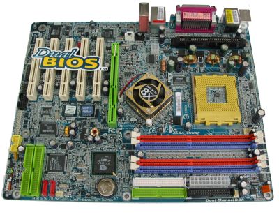Gigabyte GA-7NNXP nForce2 moederbord Gigabyte GA-7NNXP nForce2 moederbord