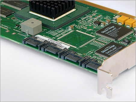 LSI Logic MegaRAID SATA 150-4 SATA-connectoren (groot)