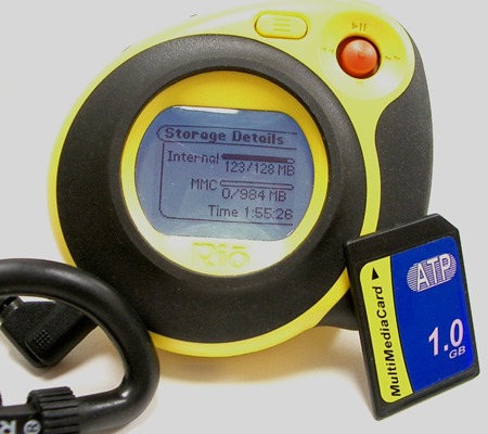 ATP 1GB MultiMedia Card met portable player (klein) ATP 1GB MultiMedia Card met portable player (klein)